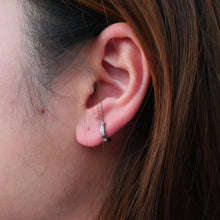 Charger l'image dans la galerie, Créoles Capris argentées 1 cm