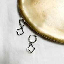 Charger l'image dans la galerie, Créoles Carlo argentées