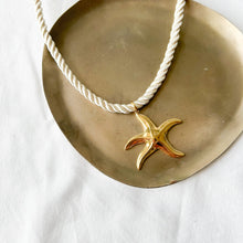 Charger l'image dans la galerie, Collier corde étoile de mer dorée