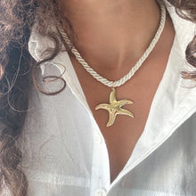 Charger l'image dans la galerie, Collier corde étoile de mer dorée