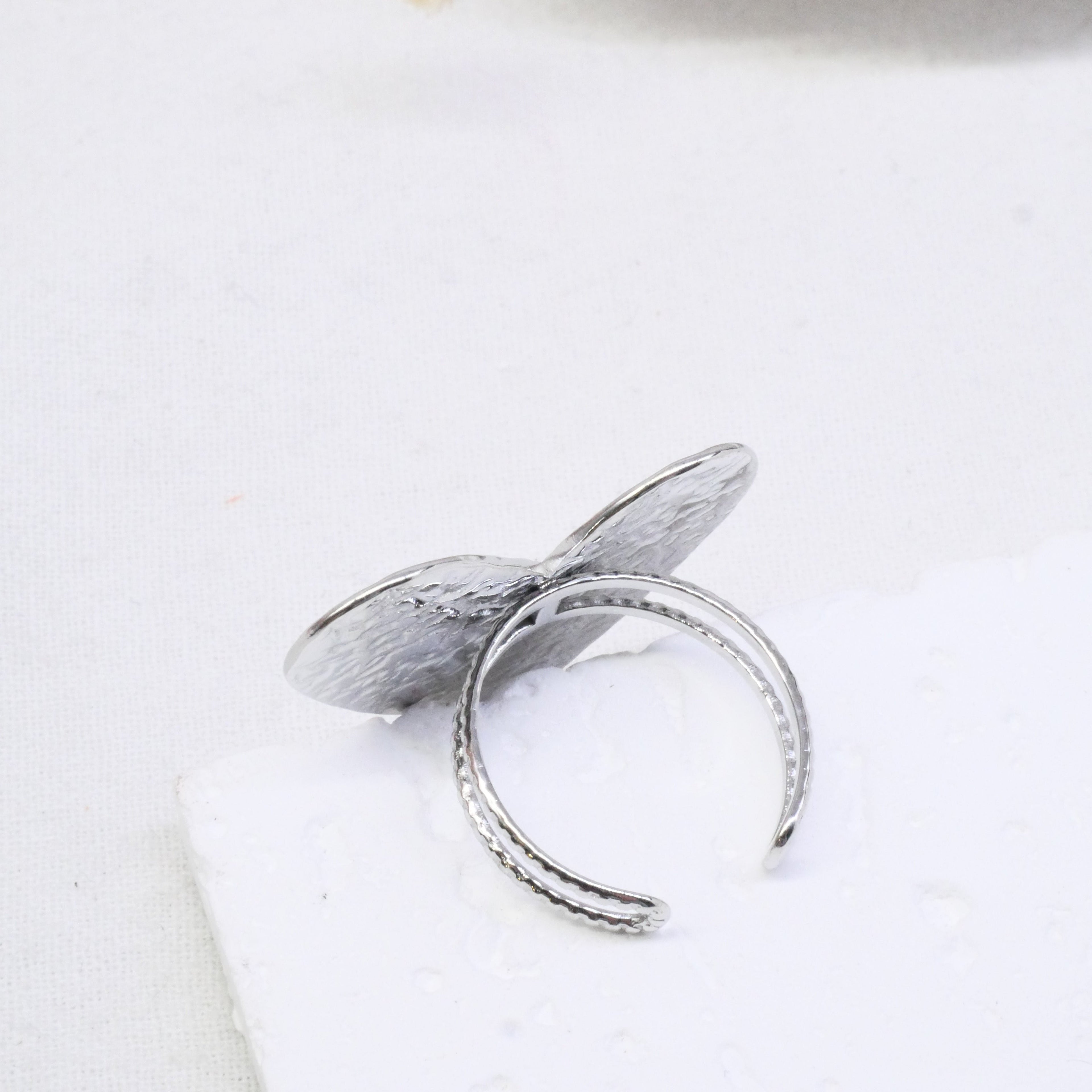 Bague gros coeur martelé argenté