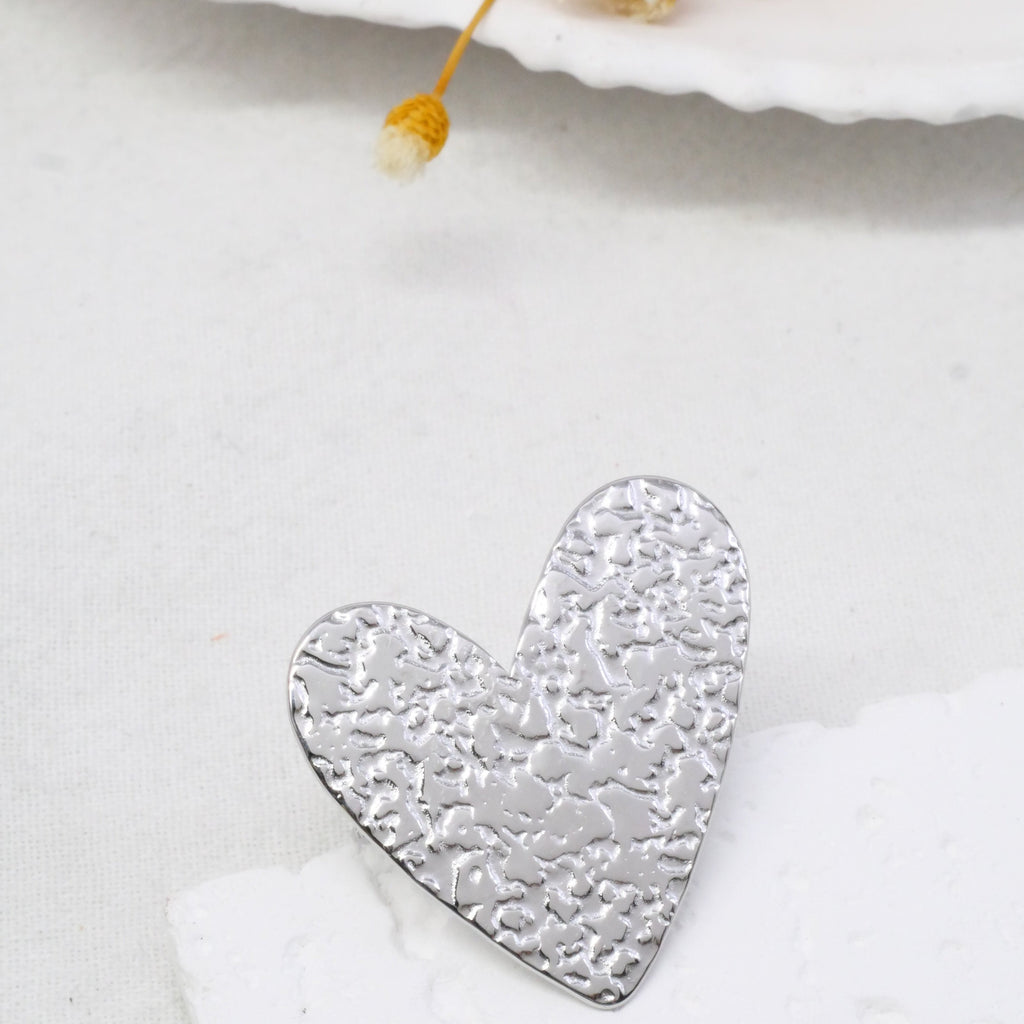 Bague gros coeur martelé argenté