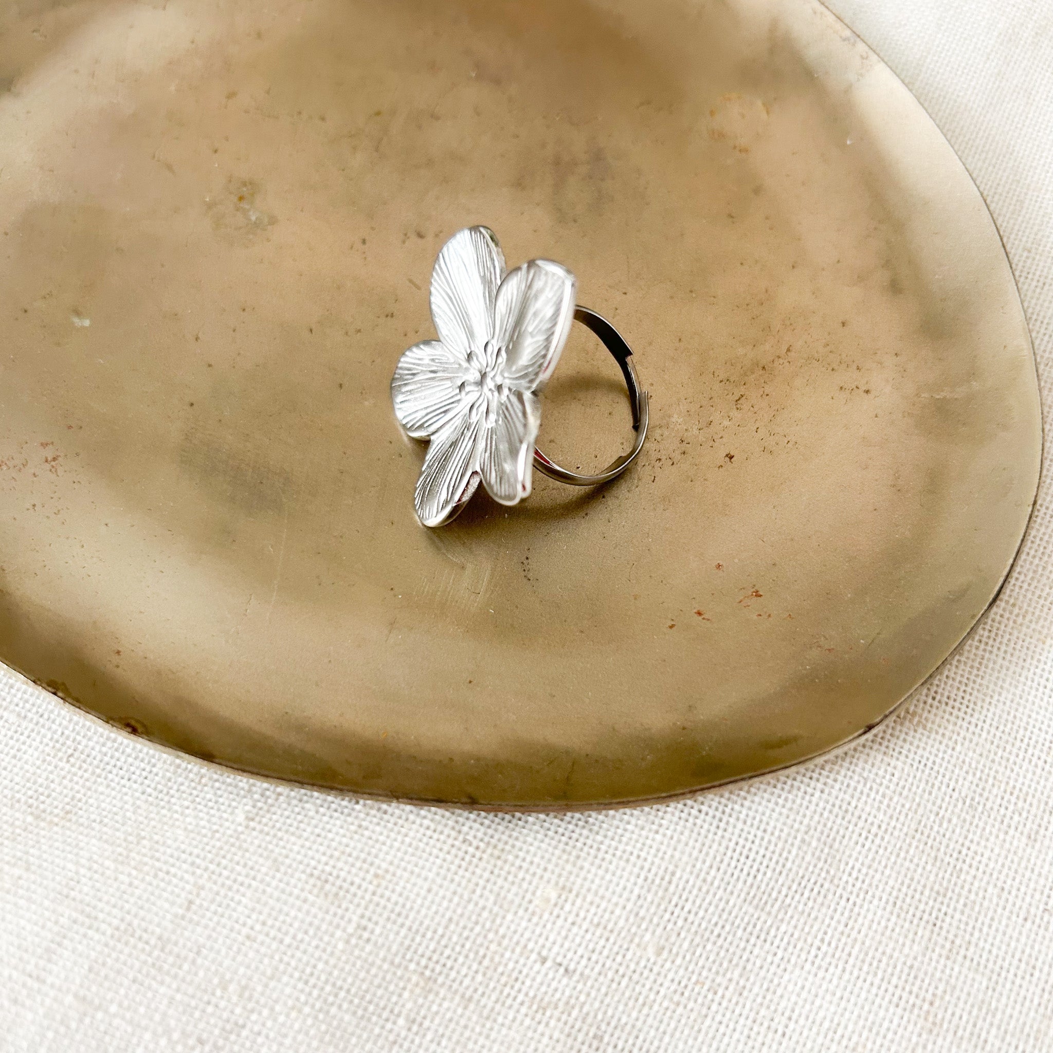 Bague grosse fleur argenté