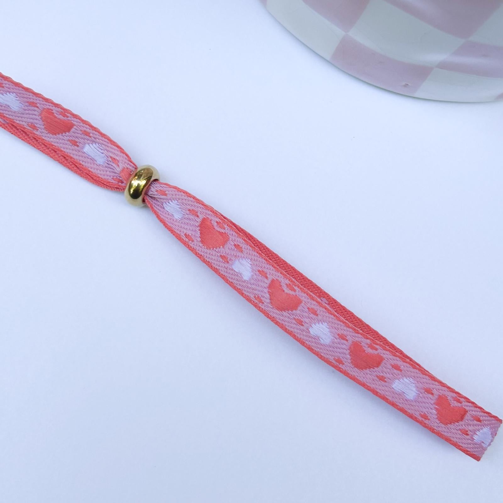 Bracelet ruban coeurs