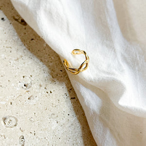 Ear cuff Shika