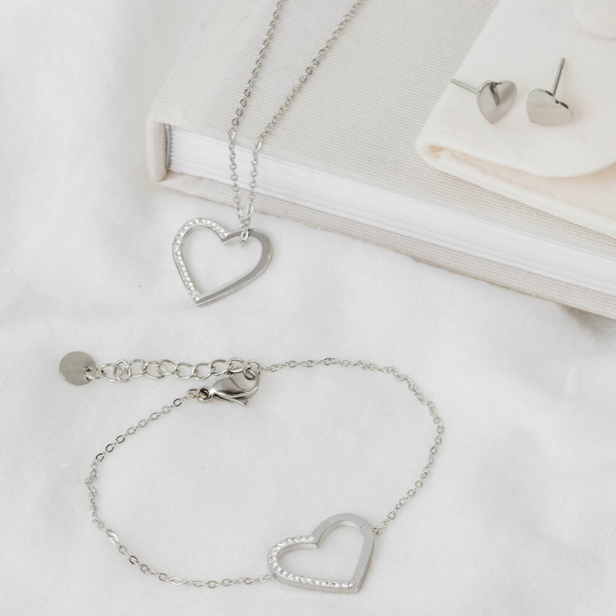 Boucles d'oreilles petits cœurs en acier inoxydable argenté – Lany-bijoux