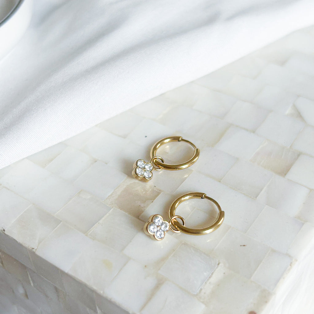 Boucles d'oreilles créoles trèfles en acier inoxydable doré – Lany-bijoux