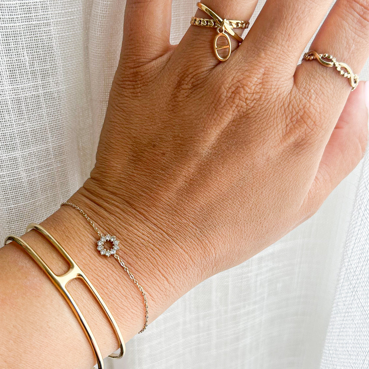 Bracelet demi-jonc Aléna en acier inoxydable doré – Lany-bijoux