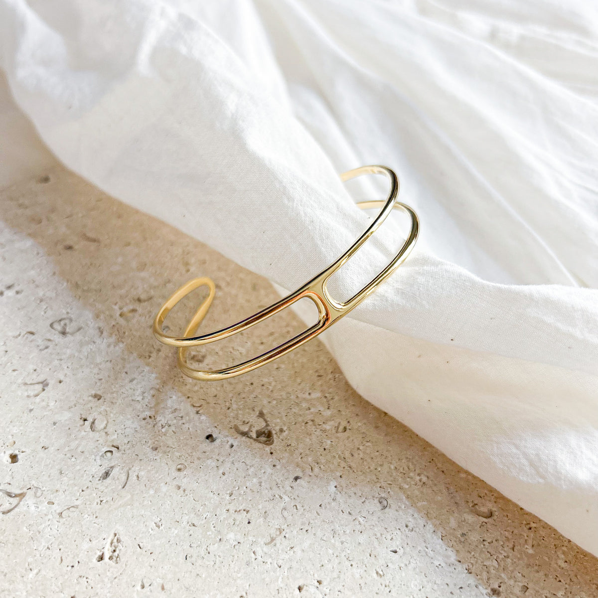 Bracelet demi-jonc Aléna en acier inoxydable doré – Lany-bijoux