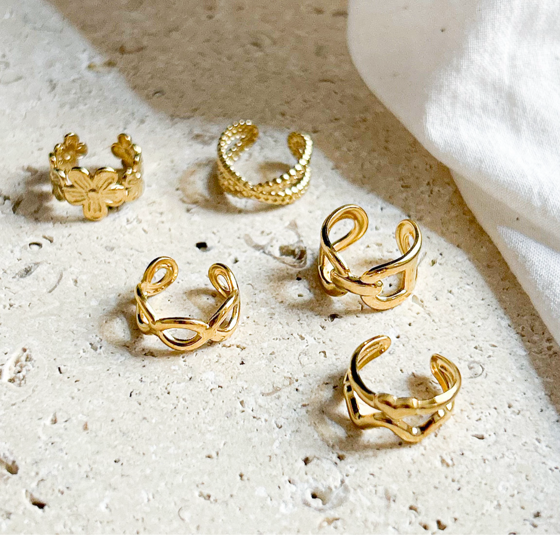 Ear cuff Amedo en acier inoxydable doré – Lany-bijoux