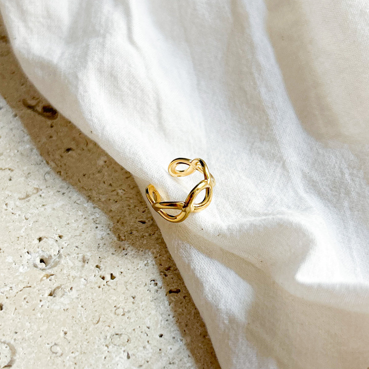 Ear cuff Shika en acier inoxydable doré – Lany-bijoux