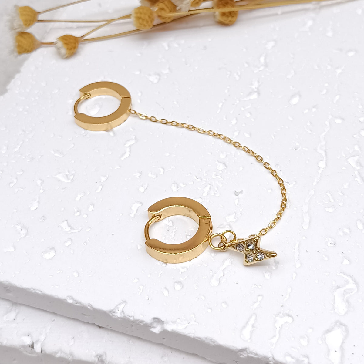 Mono boucle d'oreille Enoha en acier inoxydable doré – Lany-bijoux