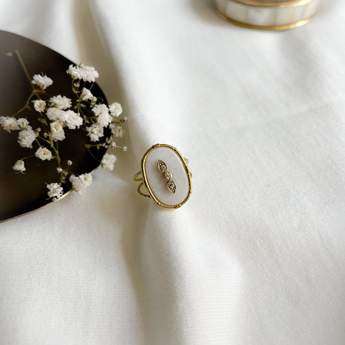 Bague Iris blanche-Bagues-Lany-bijoux