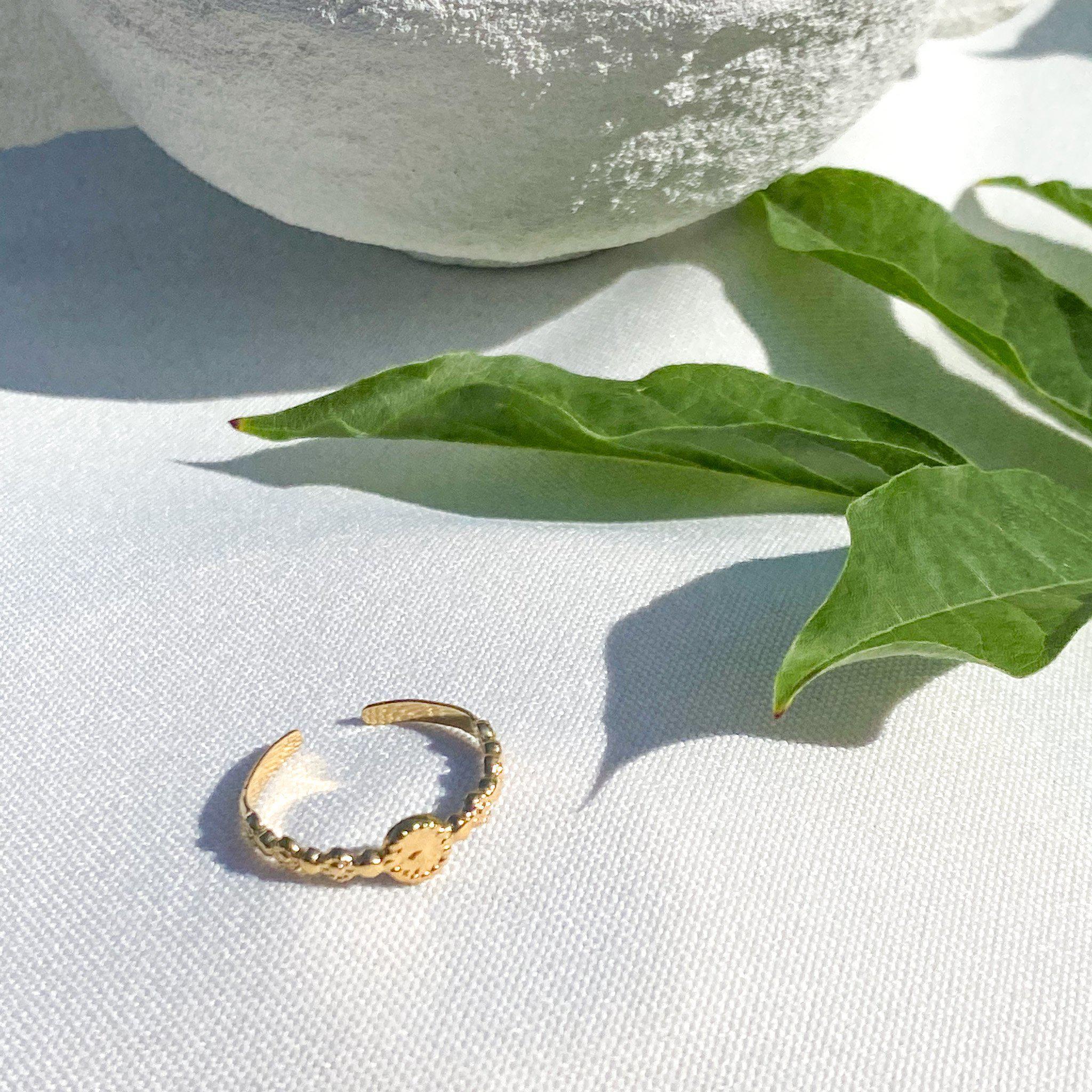 Bague fine composée de petites boules martelées dorées - modèle ajustable-bague-Lany-bijoux