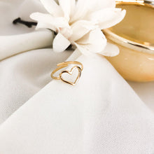 Charger l&#39;image dans la galerie, Bague coeur en acier inoxydable doré - modèle ajustable-bague-Lany-bijoux
