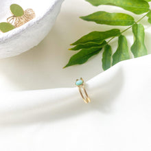 Charger l&#39;image dans la galerie, Bague deux anneaux fins pour femme avec pierre turquoise en acier inoxydable doré - modèle ajustable.-Bagues-Lany-bijoux
