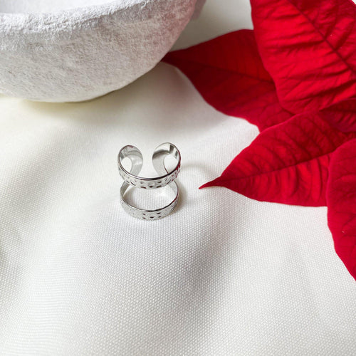 Bague deux anneaux martelés en acier inoxydable argenté - modèle ajustable.-Lany-bijoux