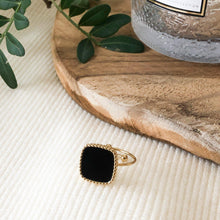Charger l&#39;image dans la galerie, Bague forme carré avec pierre noire en acier inoxydable doré - modèle ajustable-bague-Lany-bijoux
