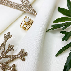 Bague gros modèle cinq anneaux fins avec pierre blanche carre au dessus en acier inoxydable doré - modèle ajustable-Lany-bijoux