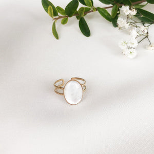 Bague pierre ovale blanche nacrée en acier inoxydable doré - modèle Elise-Lany-bijoux