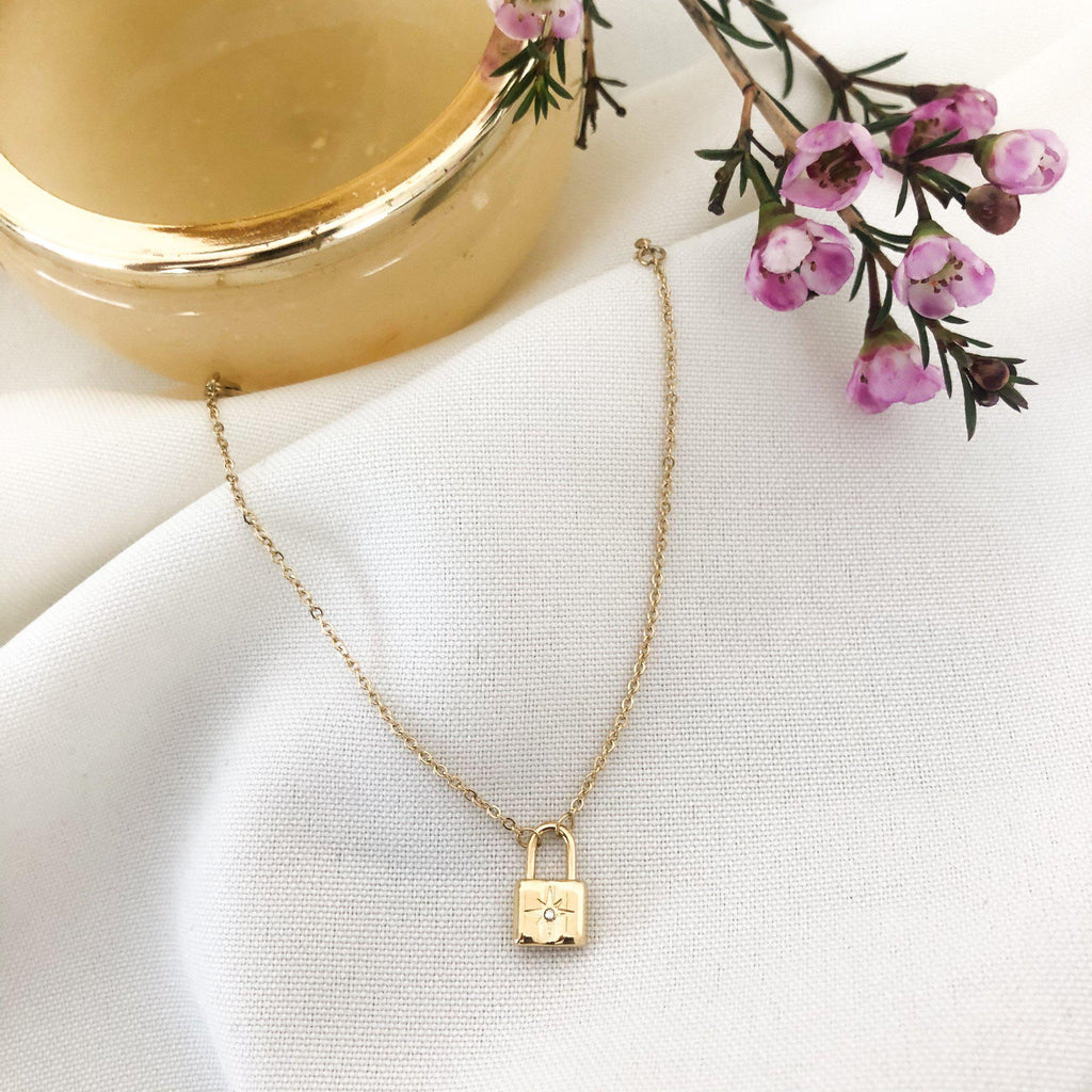 Bracelet mailles fines avec pendentif cadenas en acier inoxydable doré-bracelet-Lany-bijoux