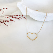 Charger l&#39;image dans la galerie, Collier love mailles fines avec cœur ajouré doré en acier inoxydable-Collier-Lany-bijoux
