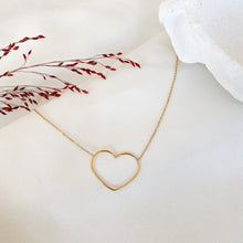 Charger l&#39;image dans la galerie, Collier love mailles fines avec cœur ajouré doré en acier inoxydable-Collier-Lany-bijoux
