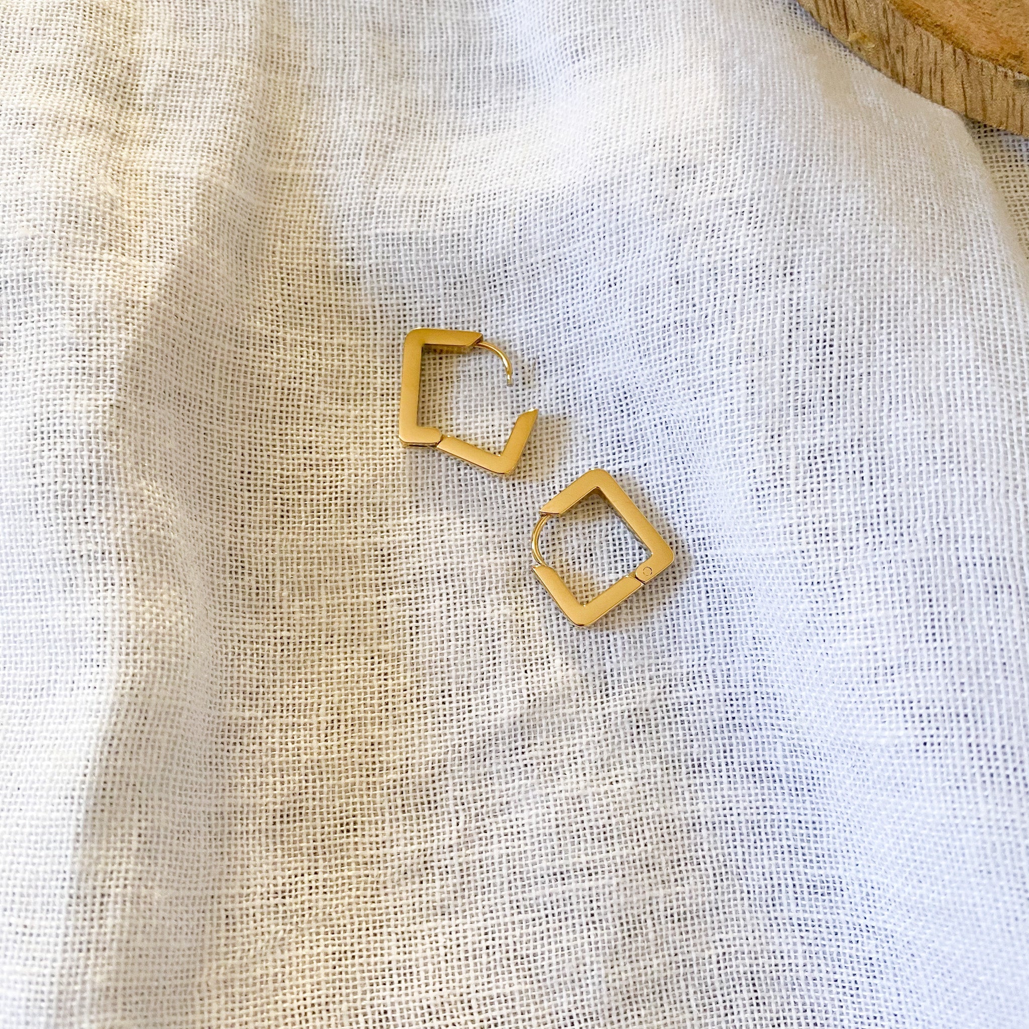 Petites créoles carrées en acier inoxydable doré-Lany-bijoux