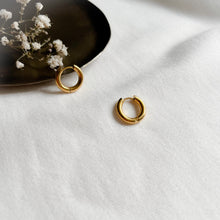 Charger l&#39;image dans la galerie, Petites créoles Théa-boucles d&#39;oreilles-Lany-bijoux
