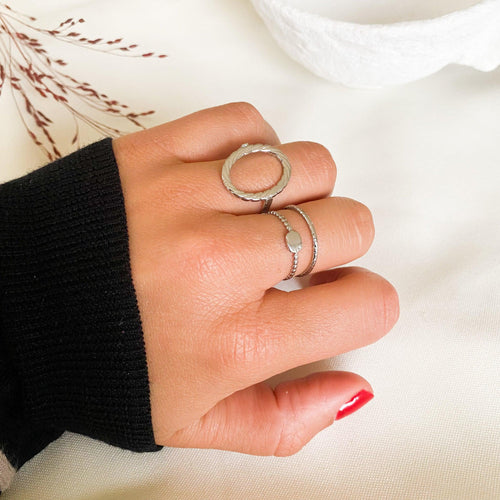 Bague Anaïs cercle ajouré enlacé en acier inoxydable argenté, modèle ajustable – Lany-bijoux