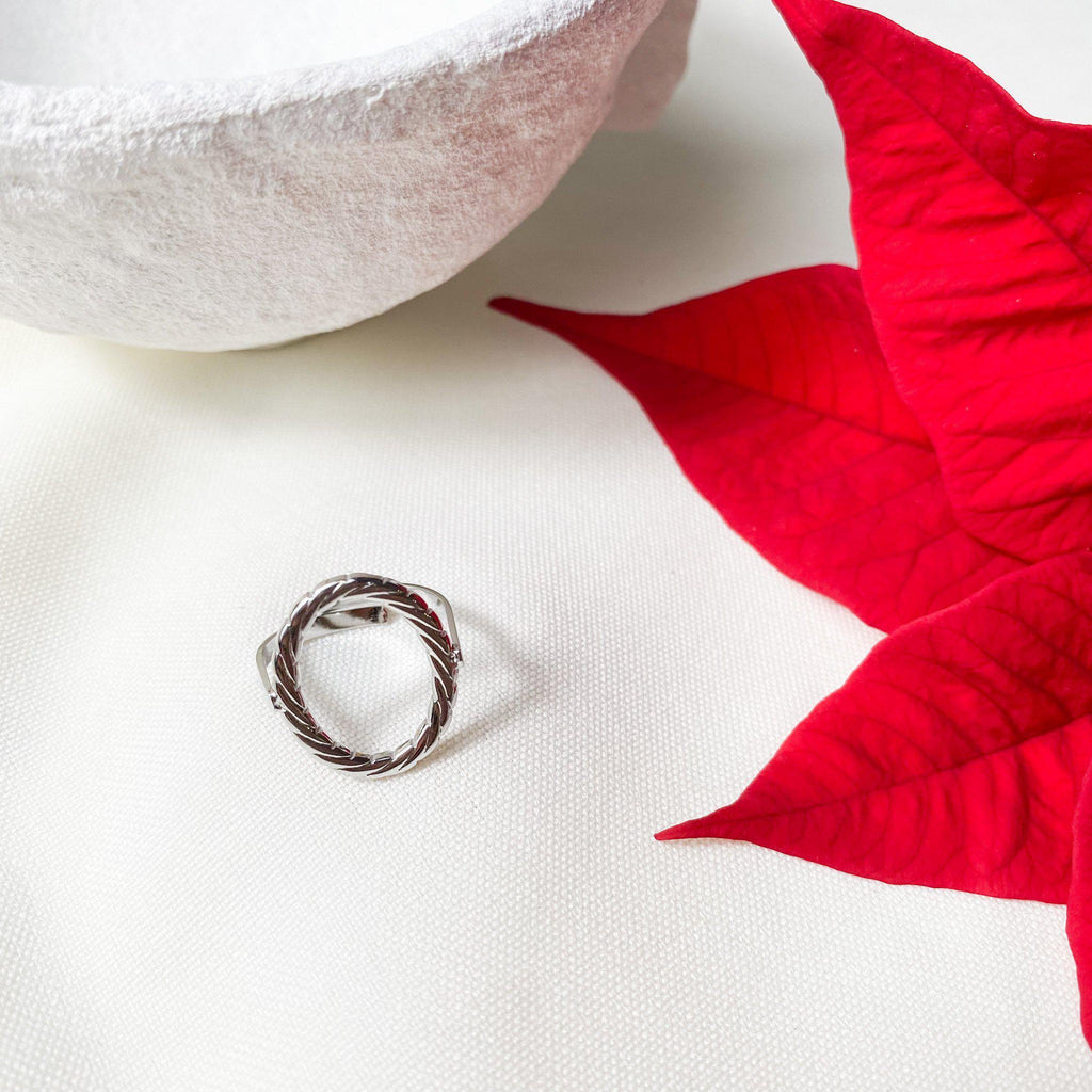 Bague Anaïs cercle ajouré enlacé en acier inoxydable argenté, modèle ajustable – Lany-bijoux