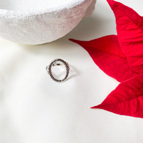 Bague Anaïs cercle ajouré enlacé en acier inoxydable argenté, modèle ajustable – Lany-bijoux