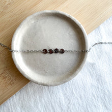 Charger l&#39;image dans la galerie, Collier LOVE argenté
