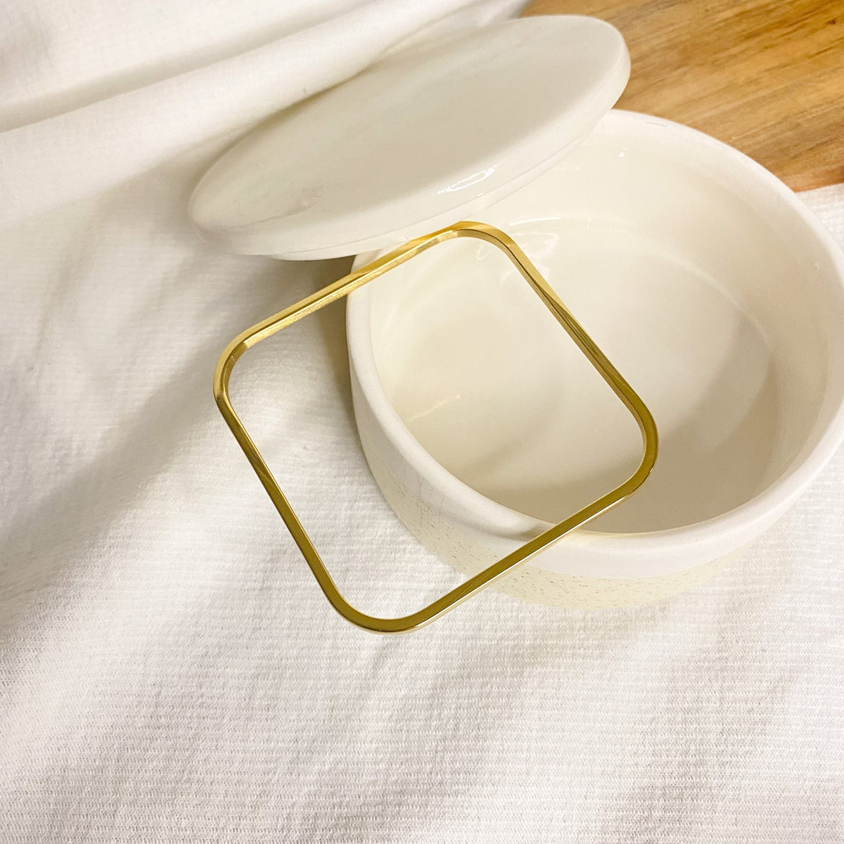 Jonc carré Dorlie en acier inoxydable doré – Lany-bijoux